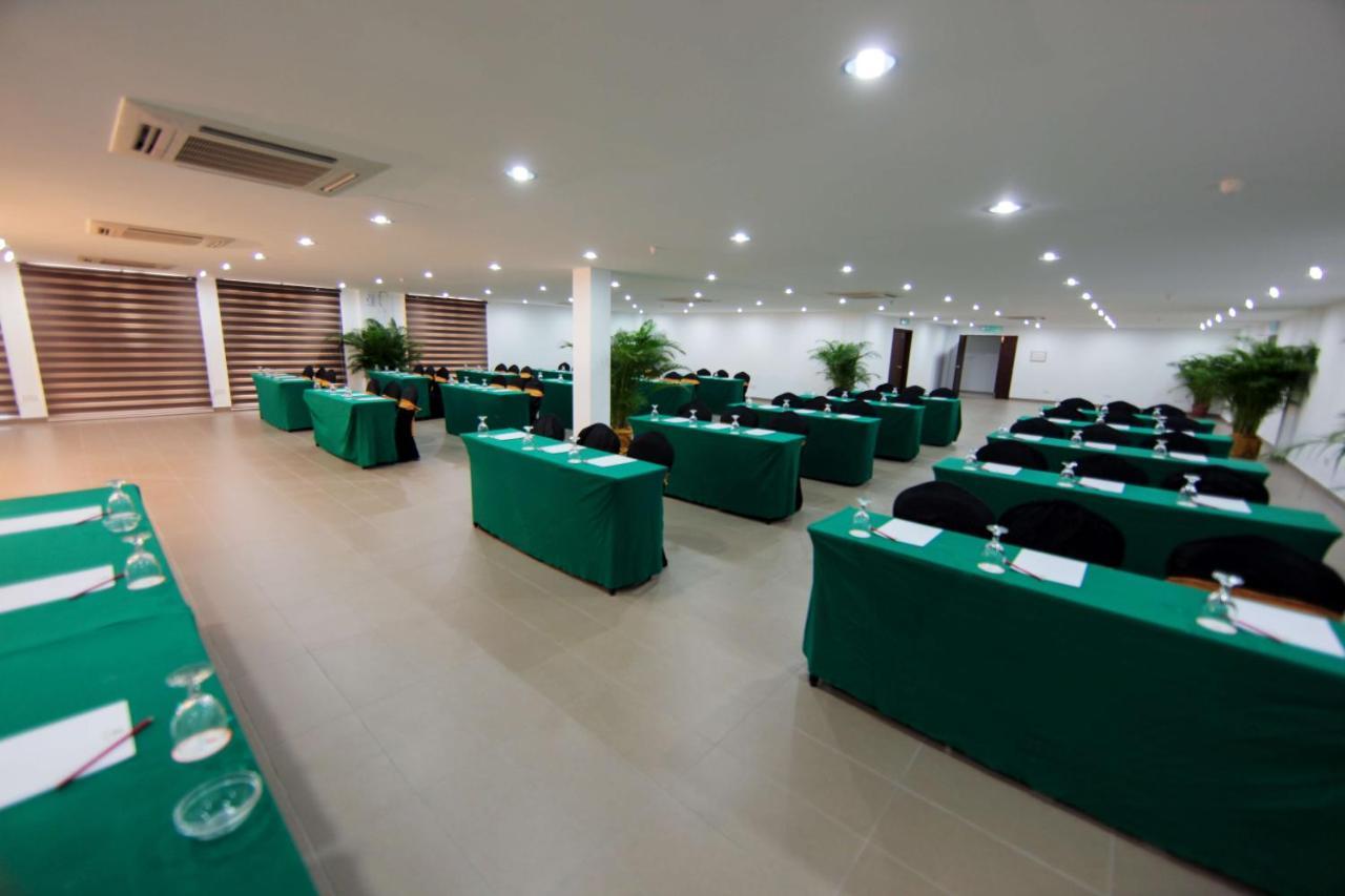 Lotus Desaru Beach Resort&Spa Bandar Penawar Exterior foto