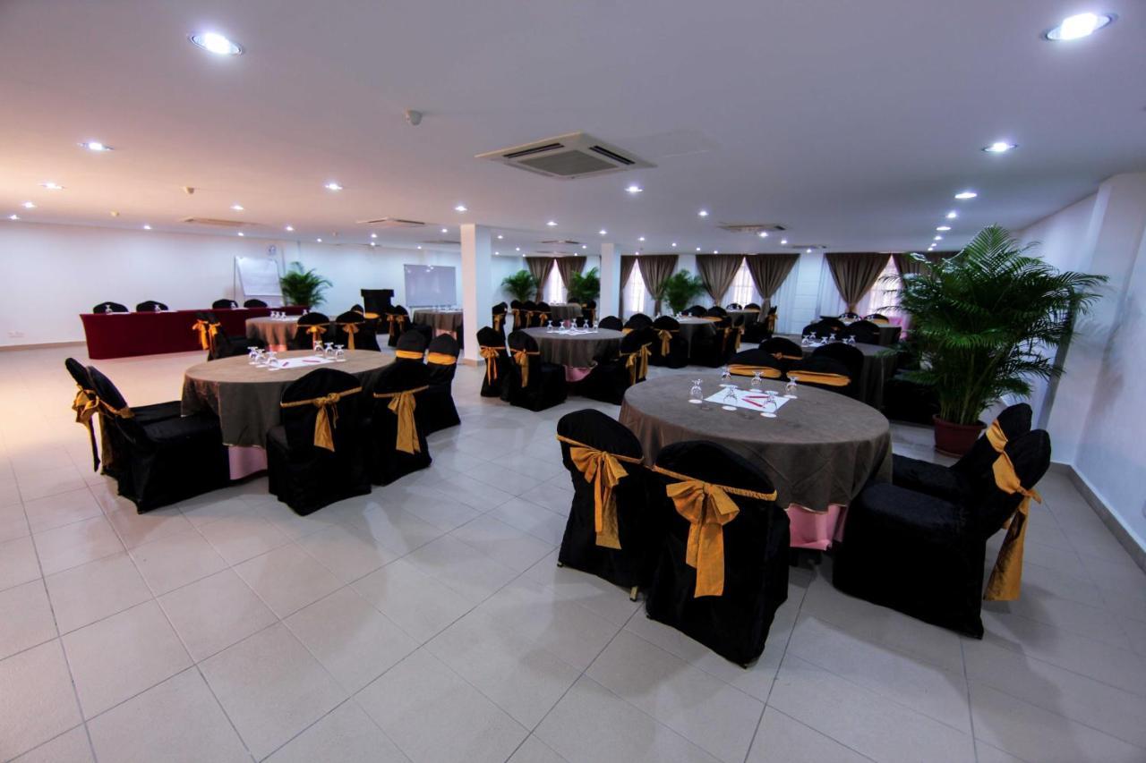 Lotus Desaru Beach Resort&Spa Bandar Penawar Exterior foto