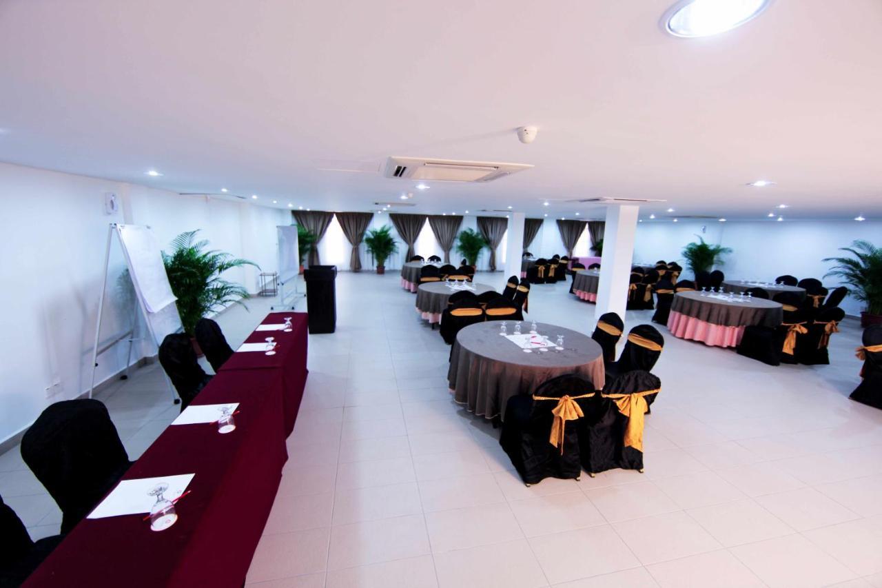 Lotus Desaru Beach Resort&Spa Bandar Penawar Exterior foto