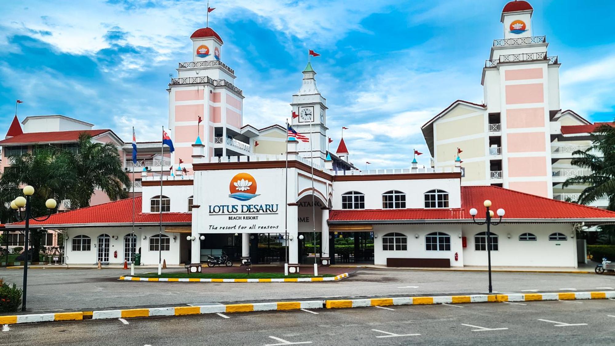 Lotus Desaru Beach Resort&Spa Bandar Penawar Exterior foto
